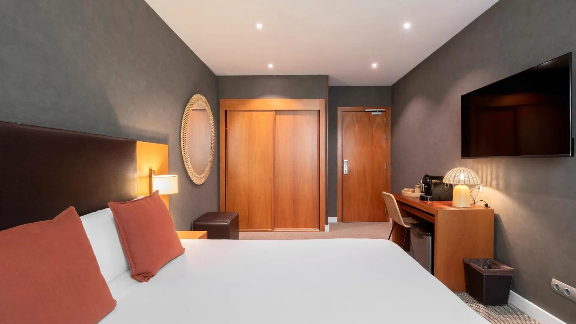 Acta Sant Just Hotel Sant Just Desvern