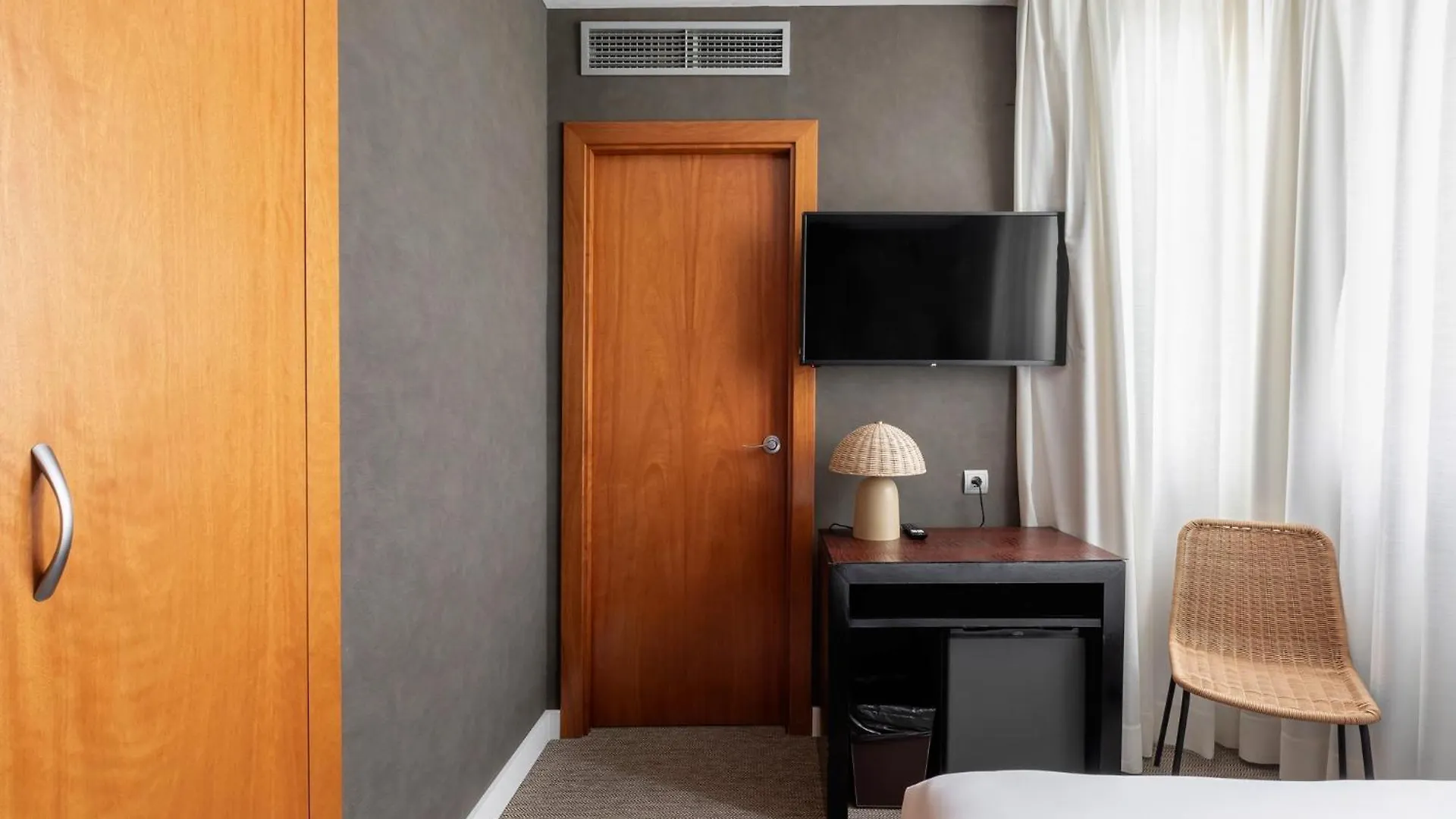 Acta Sant Just Hotel Sant Just Desvern