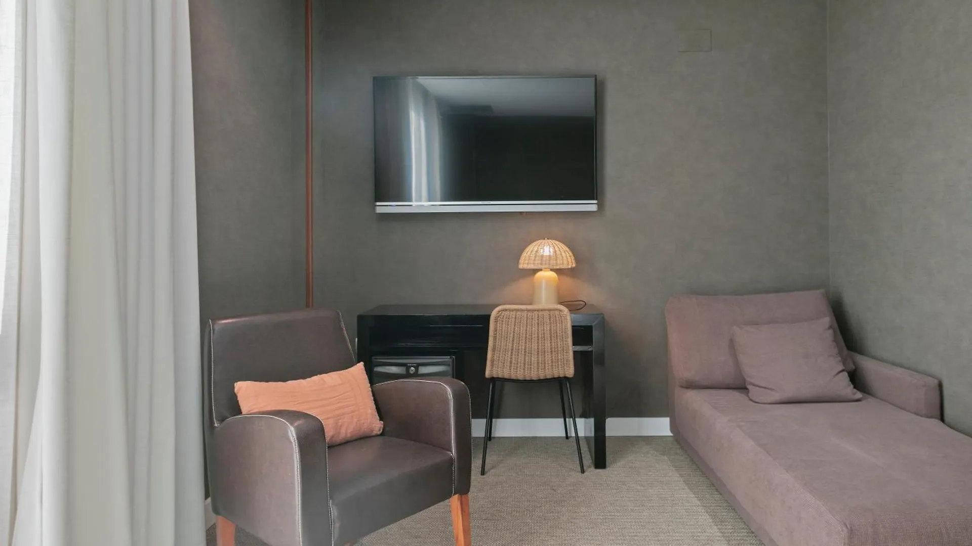 Acta Sant Just Hotel Sant Just Desvern